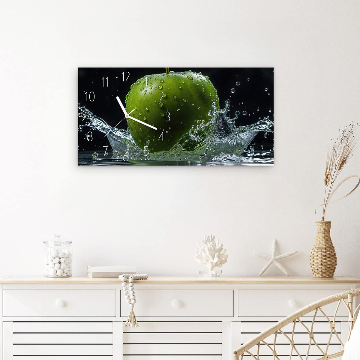 Wanduhr Apfel im Wasser aus Glas – Querformat 60 × 30 cm – Grüner Apfel taucht ins Wasser