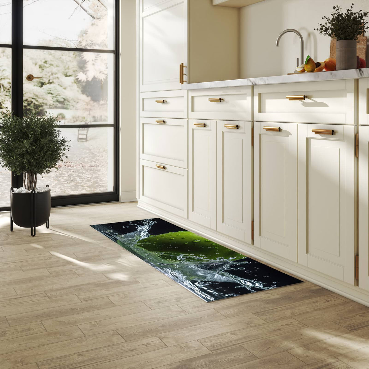 Rutschfester dünner Küchenteppich mit Motiv Apfel im Wasser in heller Küche
