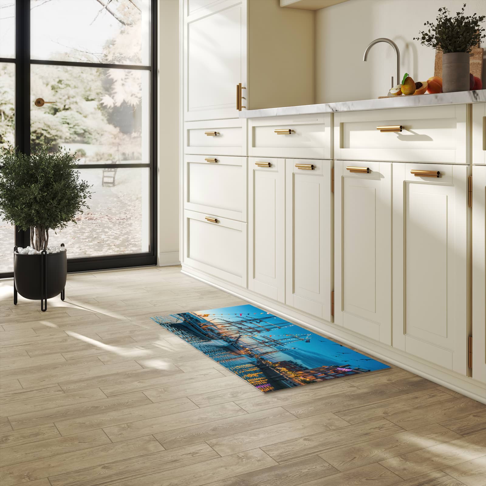 Formstabiler Küchenläufer mit Motiv Schiffe im Hafen in heller Küche