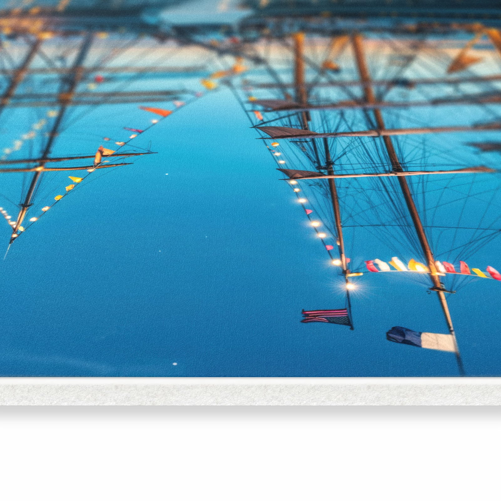 Bodenschonender Küchenläufer mit Motiv Schiffe im Hafen in seitlicher Ansicht