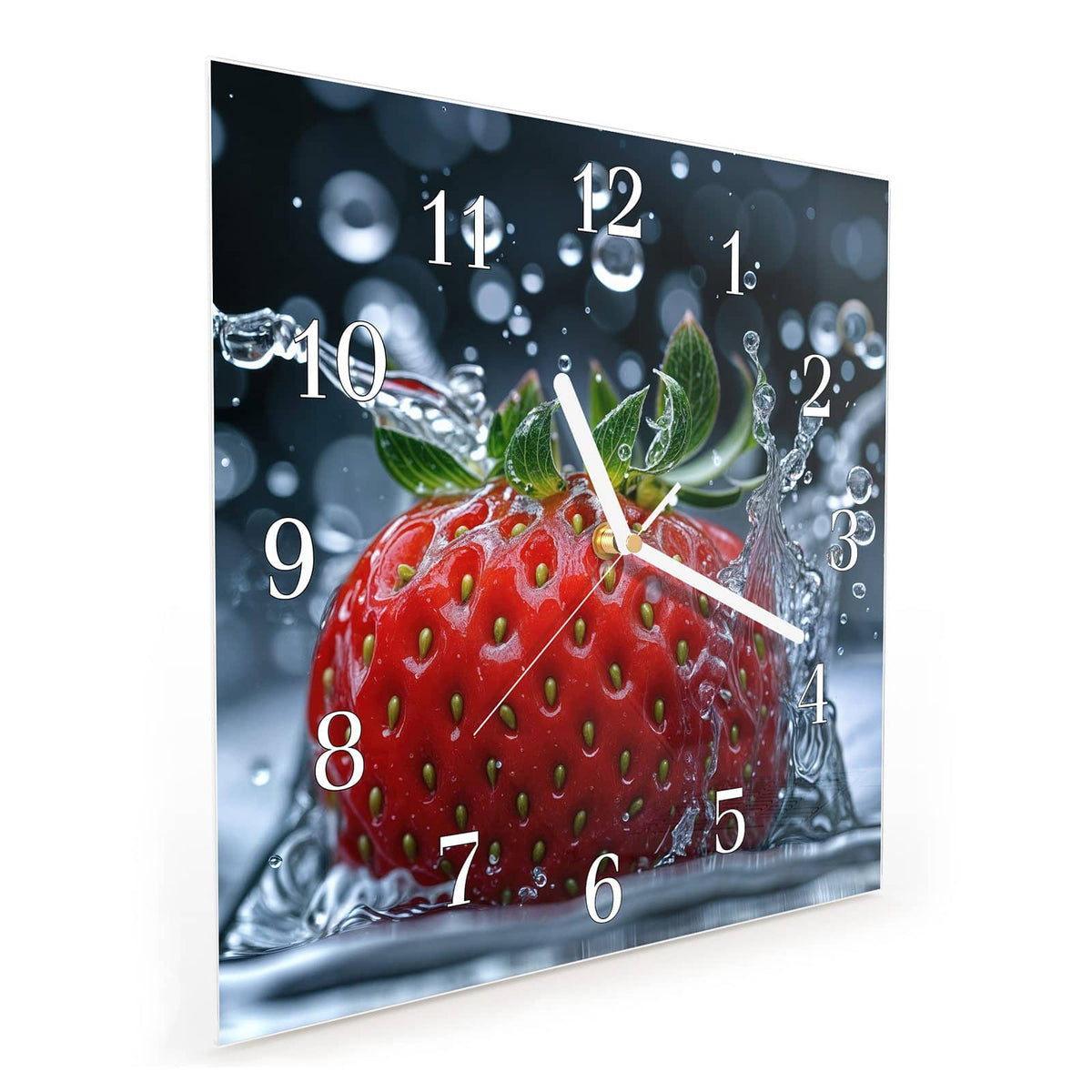 Quadratische Wanduhr aus Glas Erdbeere im Spritzwasser schräg von der Seite, 4 mm starkes Glas