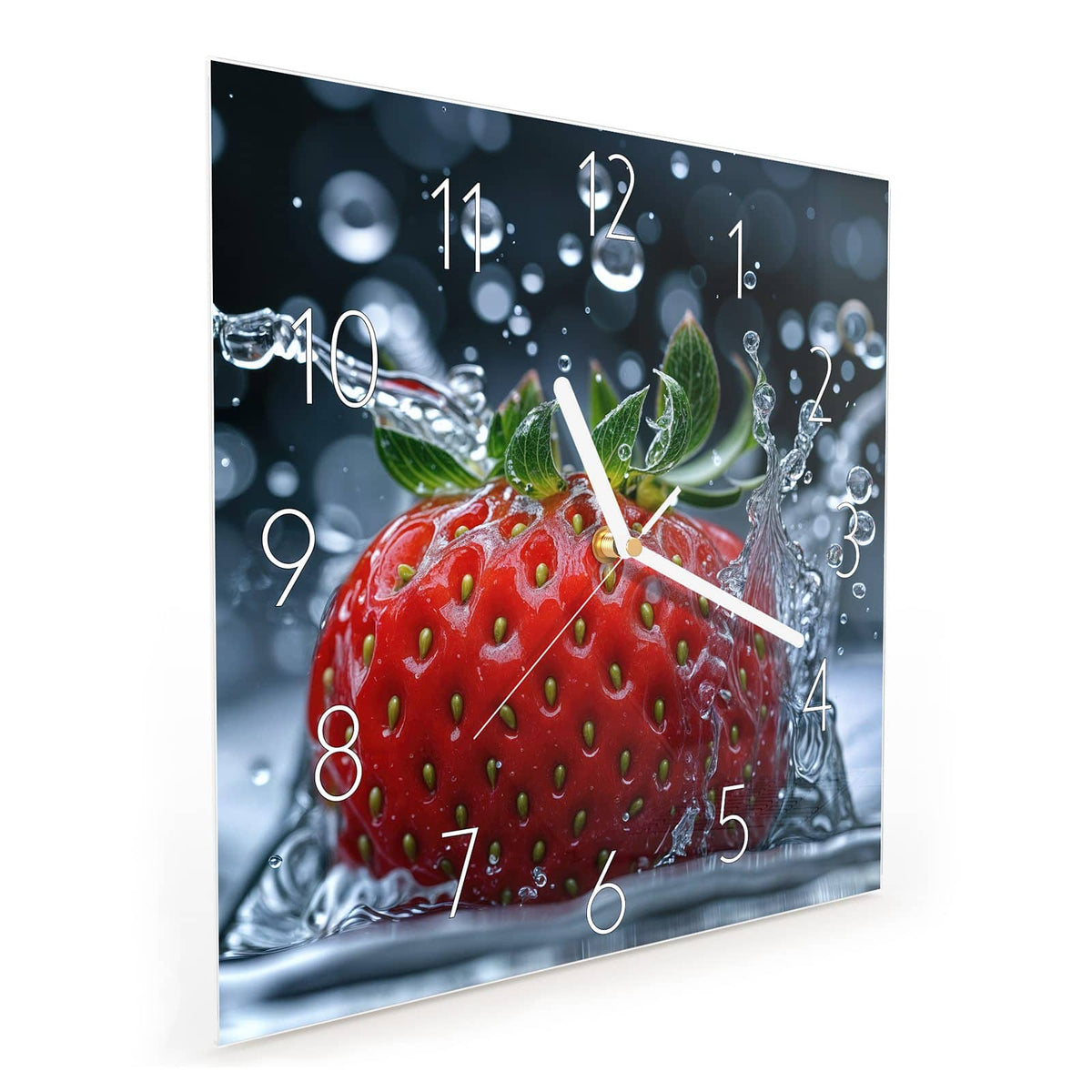 Quadratische Wanduhr aus Glas Erdbeere im Spritzwasser schräg von der Seite, 4 mm starkes Glas