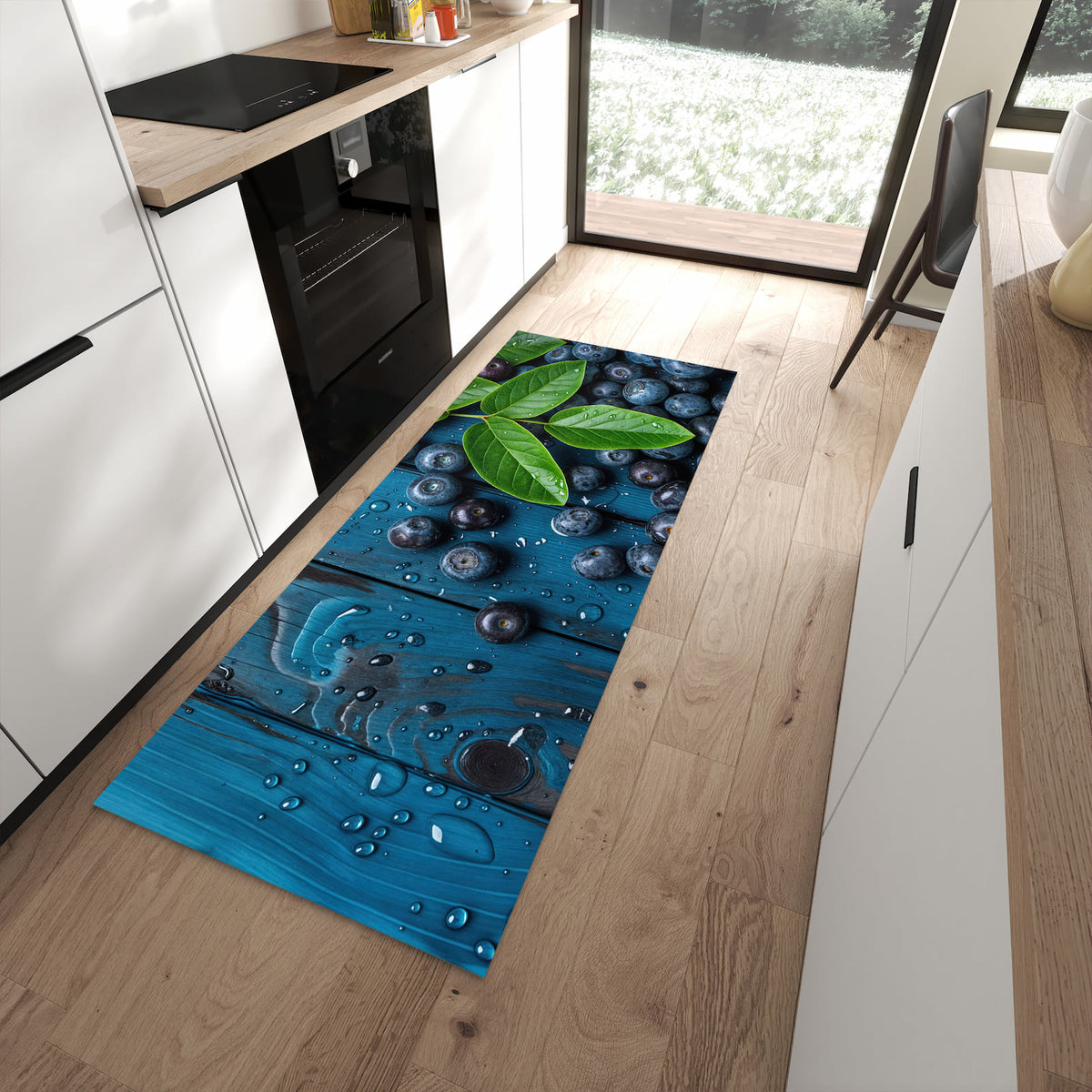 Langlebiger Küchenläufer mit Motiv Blaubeeren auf Holz in moderner Küche