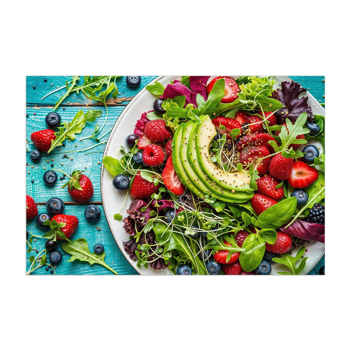 Küchenrückwand aus Glas Salat mit Beeren im Hochformat, Motiv bildfüllend von vorn #grösse_40 x 60 cm #grösse_50 x 75 cm #grösse_60 x 90 cm #grösse_80 x 120 cm