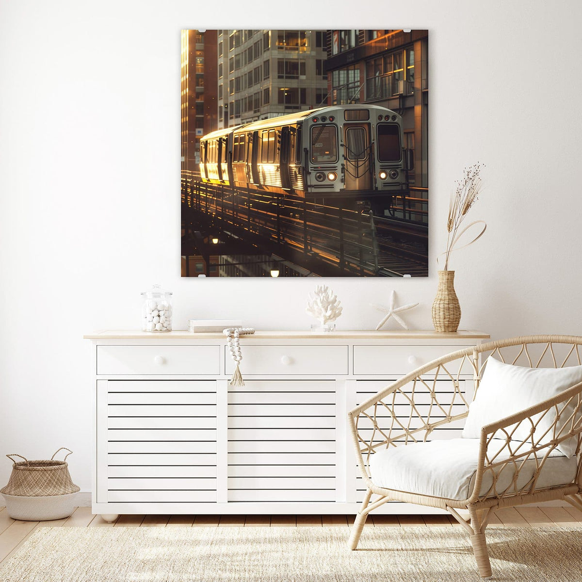Glasbild Hochbahn im Abendlicht an der Wand – Silberner Hochbahnzug auf Stahltrasse zwischen Hochhäusern im goldenen Abendlicht