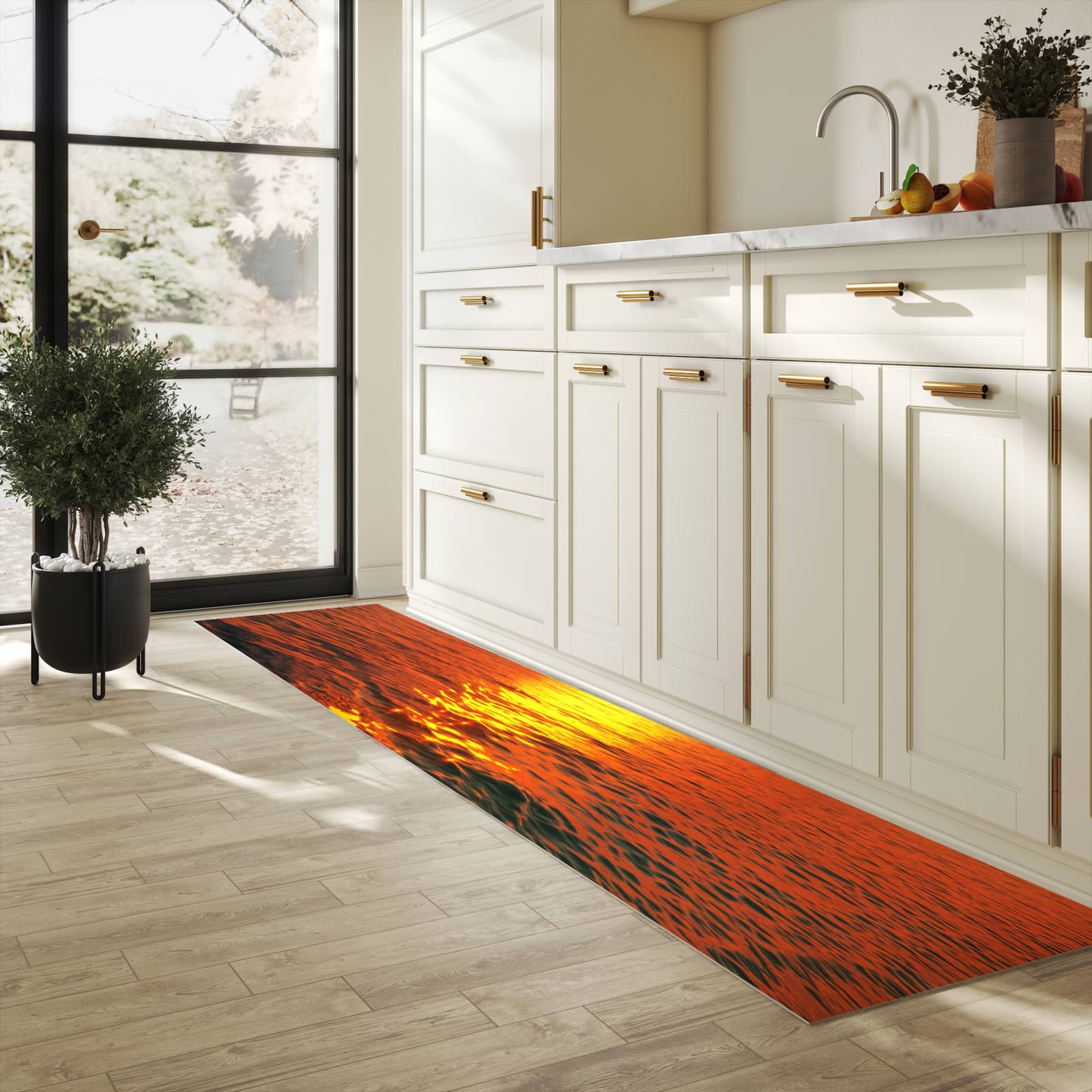 Komfortabler Küchenläufer mit Motiv Meer von Sonnenuntergang in heller Küche