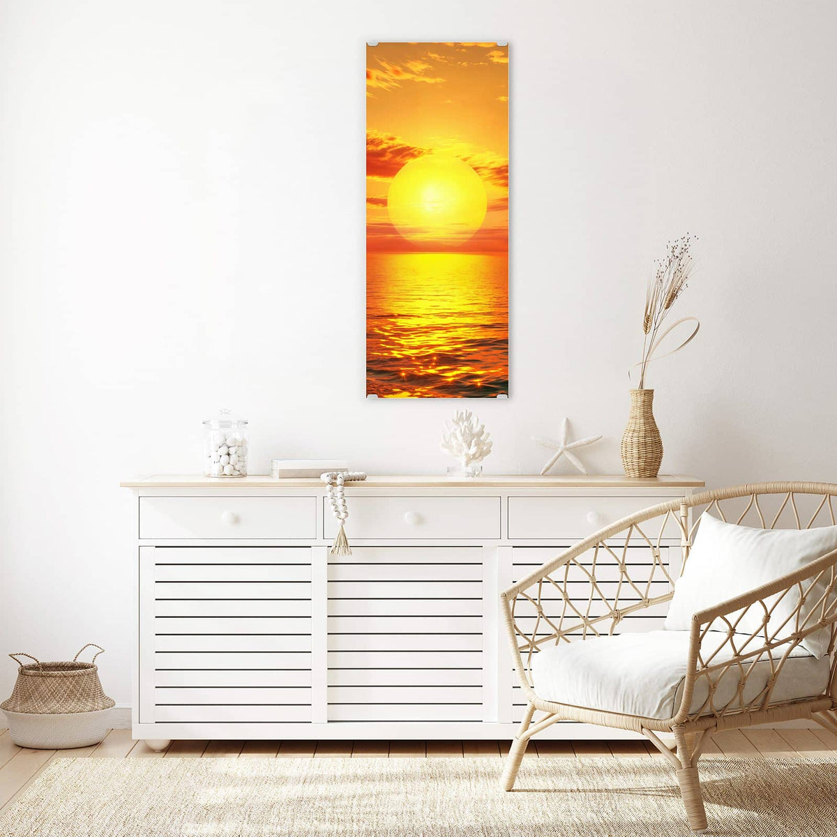 Glasbild Sonnenuntergang am Meer an der Wand – Große orange Sonne dicht über dem Horizont, goldene Lichtbahn auf dem Wasser