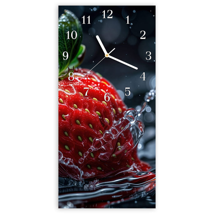 Wanduhr Erdbeere im Wasser aus Glas – Hochformat 30 × 60 cm mit Ziffernblatt Klassisch