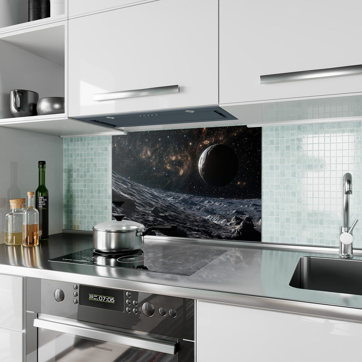Küchenrückwand aus Glas Mondlandschaft im All im Hochformat als Spritzschutz hinter dem Kochfeld, über dem Fliesenspiegel montiert
