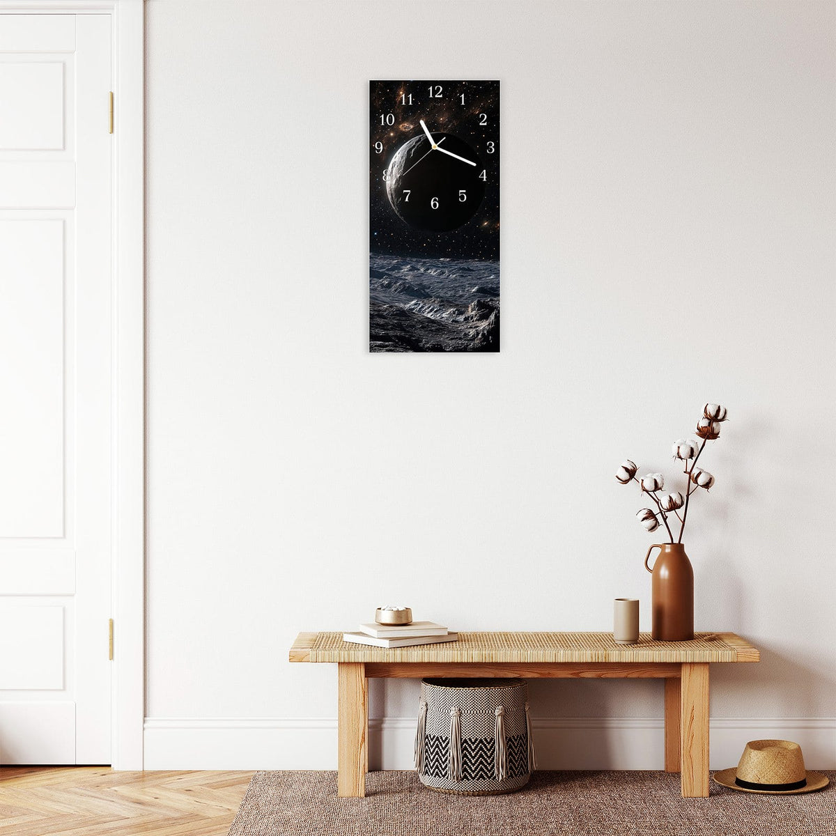 Moderne Wanduhr aus Glas mit Farbtiefe – Wanduhr Weltraumlandschaft aus Glas – Hochformat 30 × 60 cm