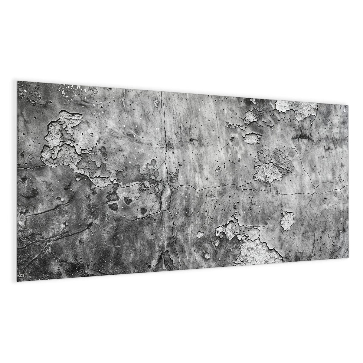 Schwarz-weiße Wand mit abgeplatztem Putz, Rissen und Ausbrüchen
