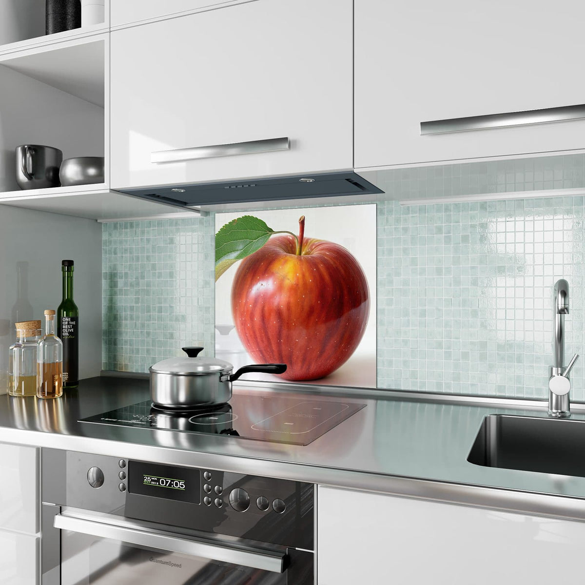 Küchenrückwand aus Glas Roter Apfel mit Blatt im quadratischen Format als Spritzschutz hinter dem Kochfeld, über dem Fliesenspiegel montiert