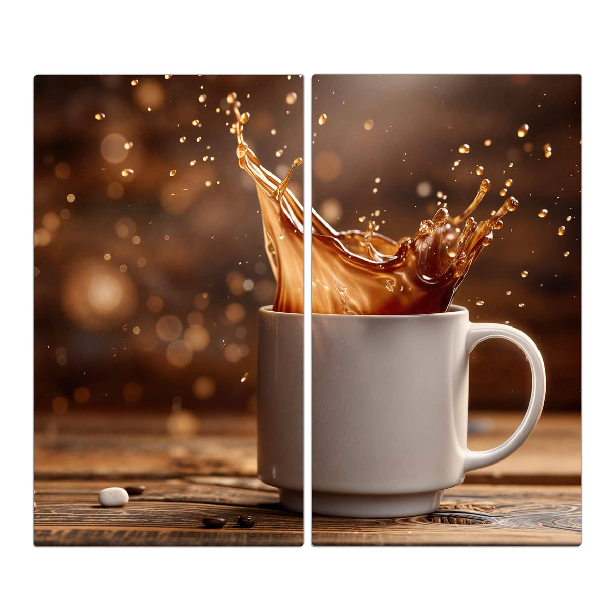 Kaffee spritzt aus einer weißen Tasse, goldenes Bokeh im Hintergrund, Holztisch