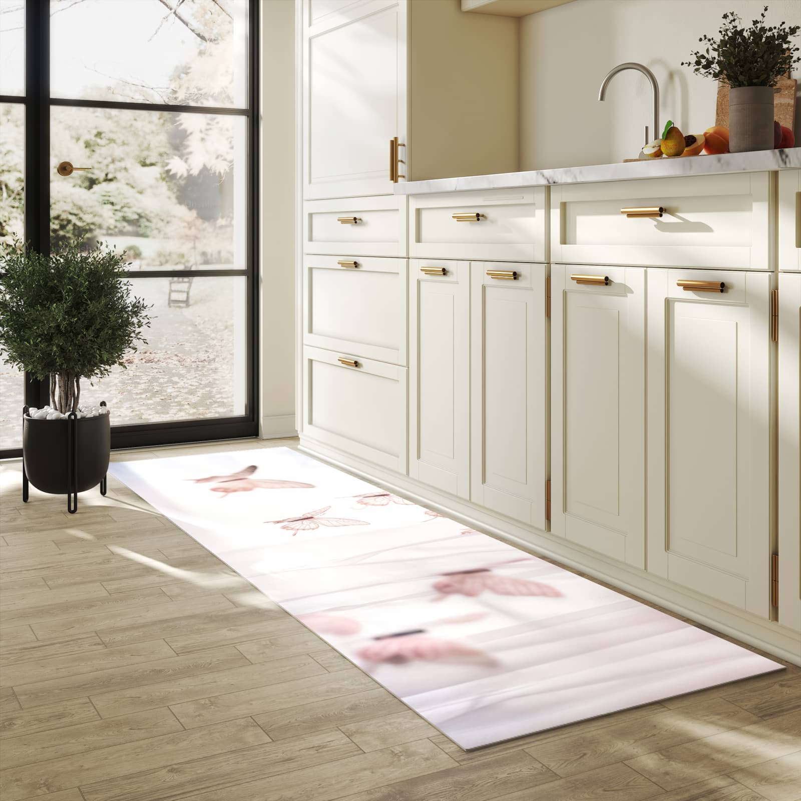 Pflegeleichter dünner Küchenteppich mit Motiv Schmetterlinge Vorhangsins in heller Küche