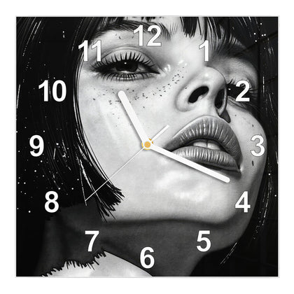 Wanduhr Quadratisch mit dem Motiv Gesicht im Sternenstaub