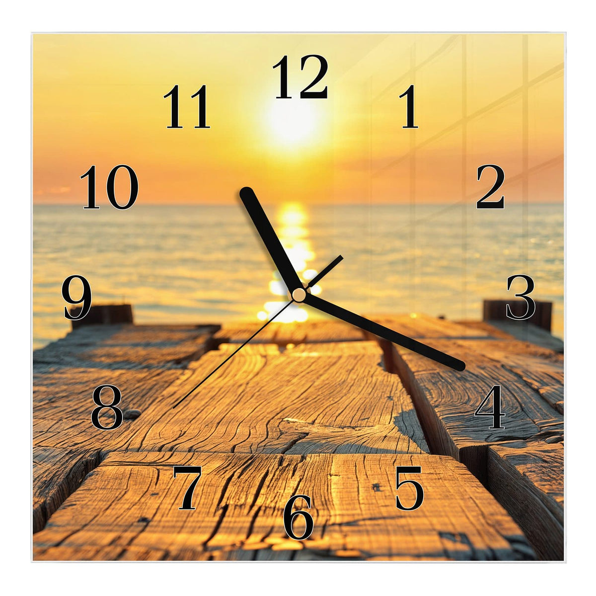 Wanduhr aus Glas, Ziffernblatt Klassisch mit Motiv Holzsteg am Meer: Verwitterte Holzplanken eines Stegs, dahinter Sonnenuntergang über dem Meer