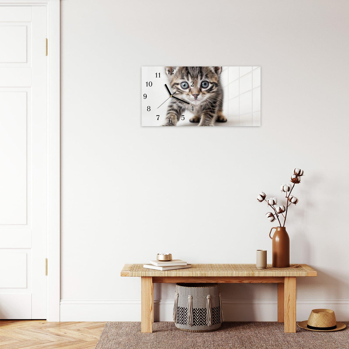 Moderne Wanduhr aus Glas mit Farbtiefe – Wanduhr Sanfte Katzenjunges aus Glas – Querformat 60 × 30 cm