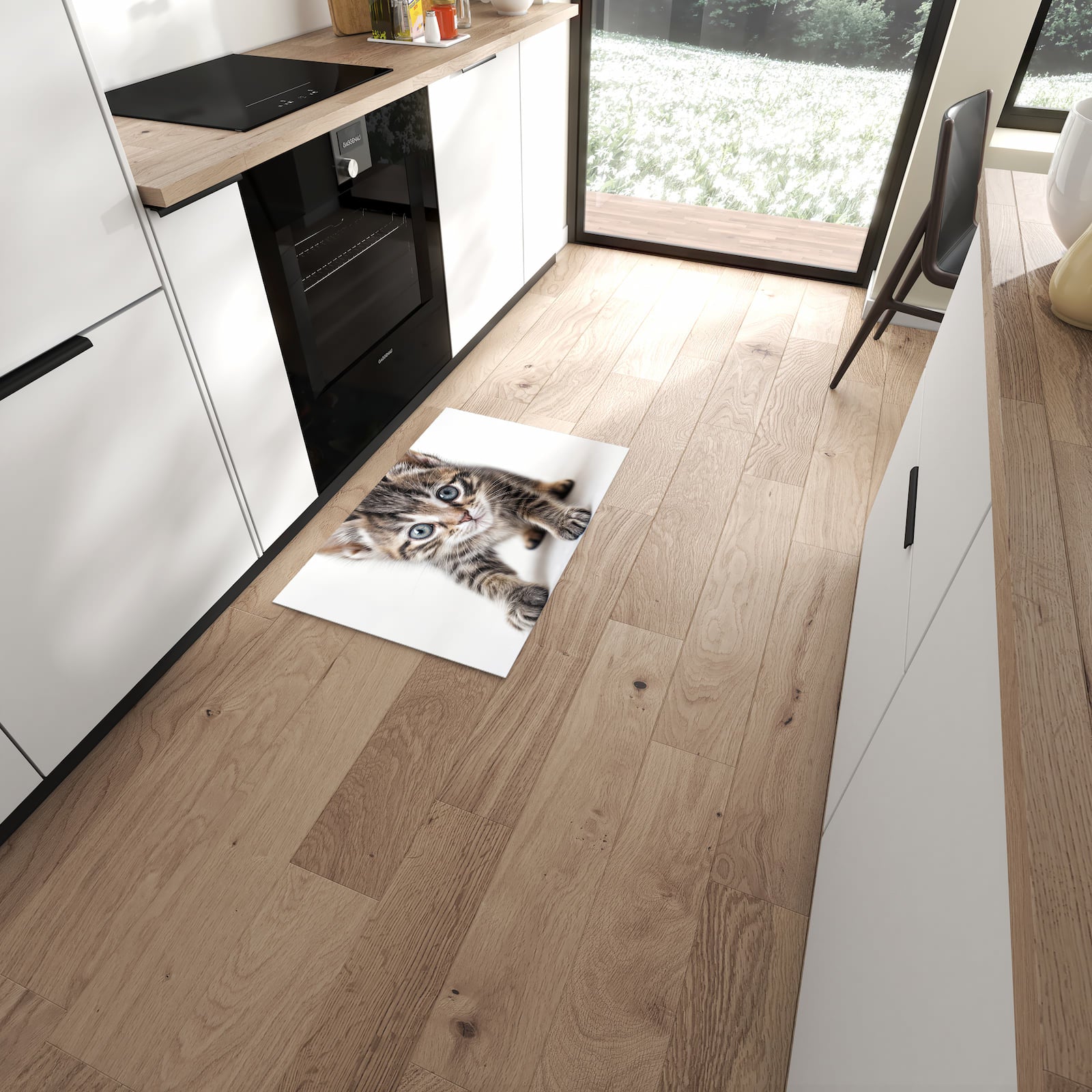 Feuchtigkeitsresistenter waschbarer Küchenläufer mit Motiv Sanfte Katzenjunges in moderner Küche