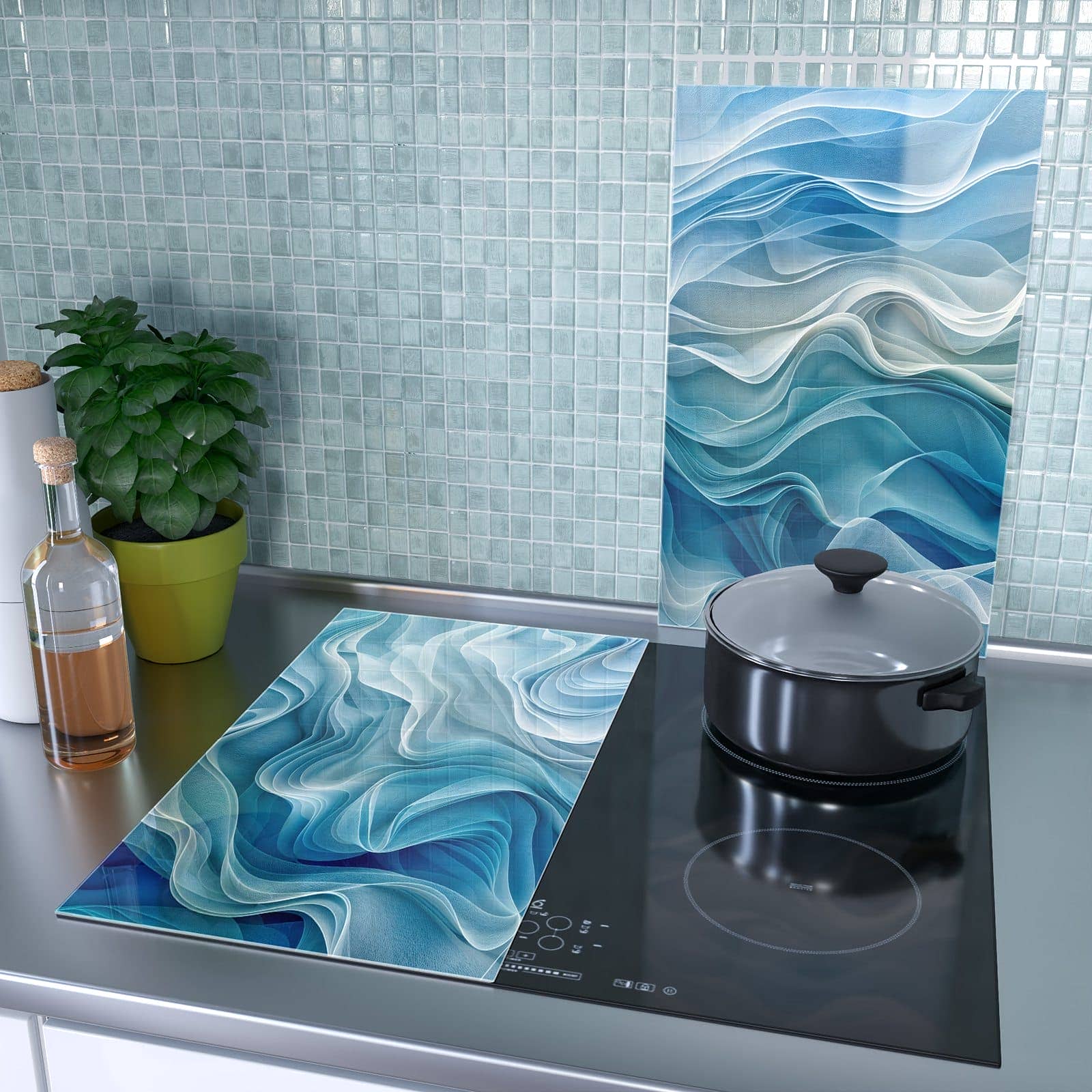 2-teilige Herdabdeckplatte aus Glas mit Wellenfließend-Motiv als Spritzschutz hinter dem Kochfeld