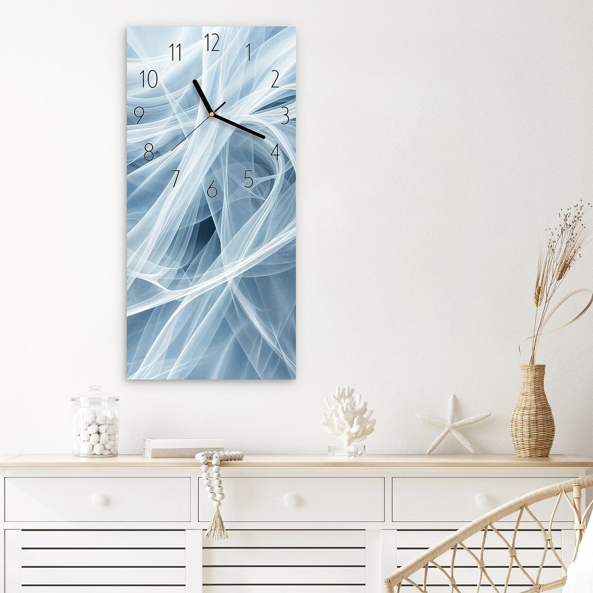 Wanduhr Transparente Schleier aus Glas – Durchscheinende Linien in Blau
