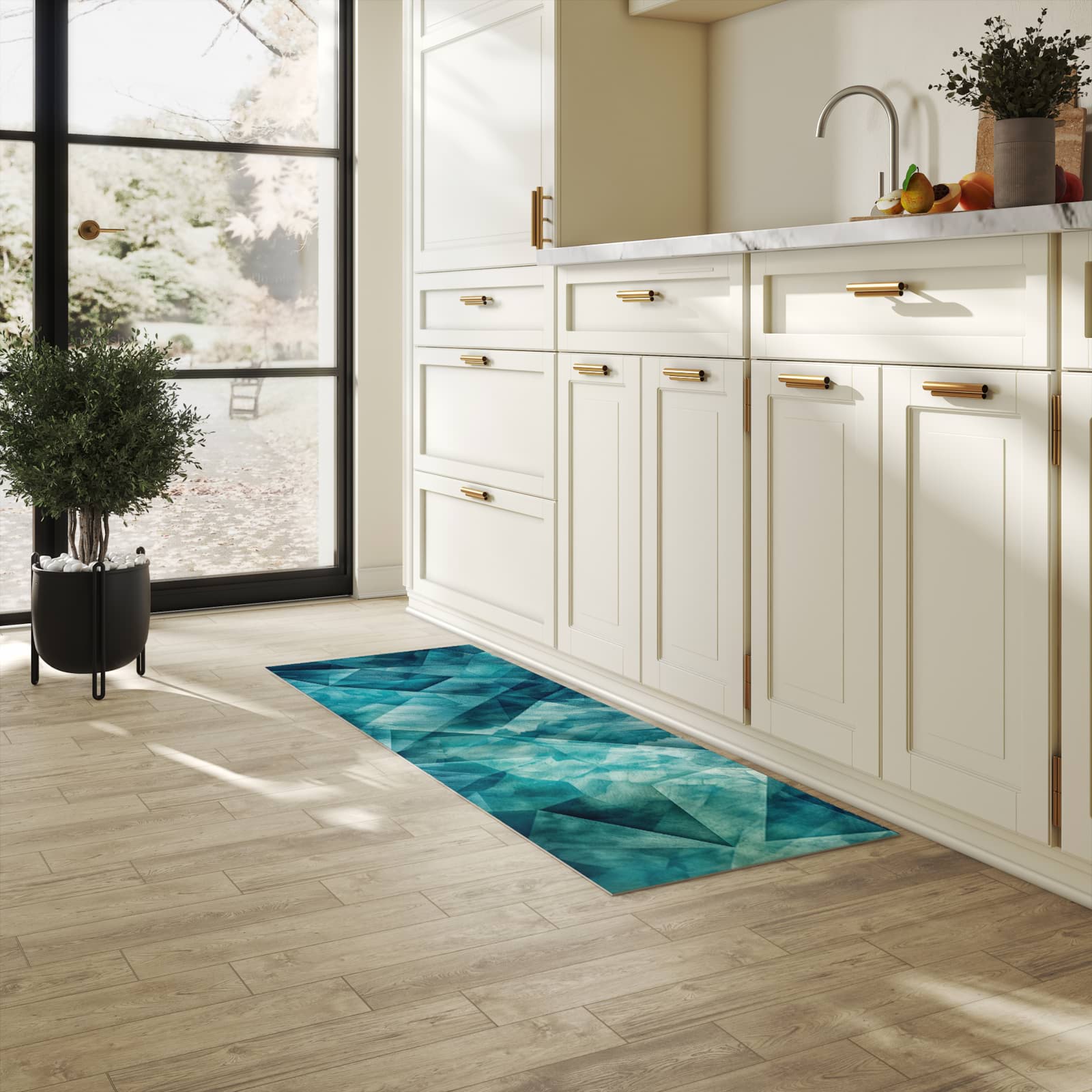 Pflegeleichter dünner Küchenteppich mit Motiv Abstrakte Geometrie in heller Küche