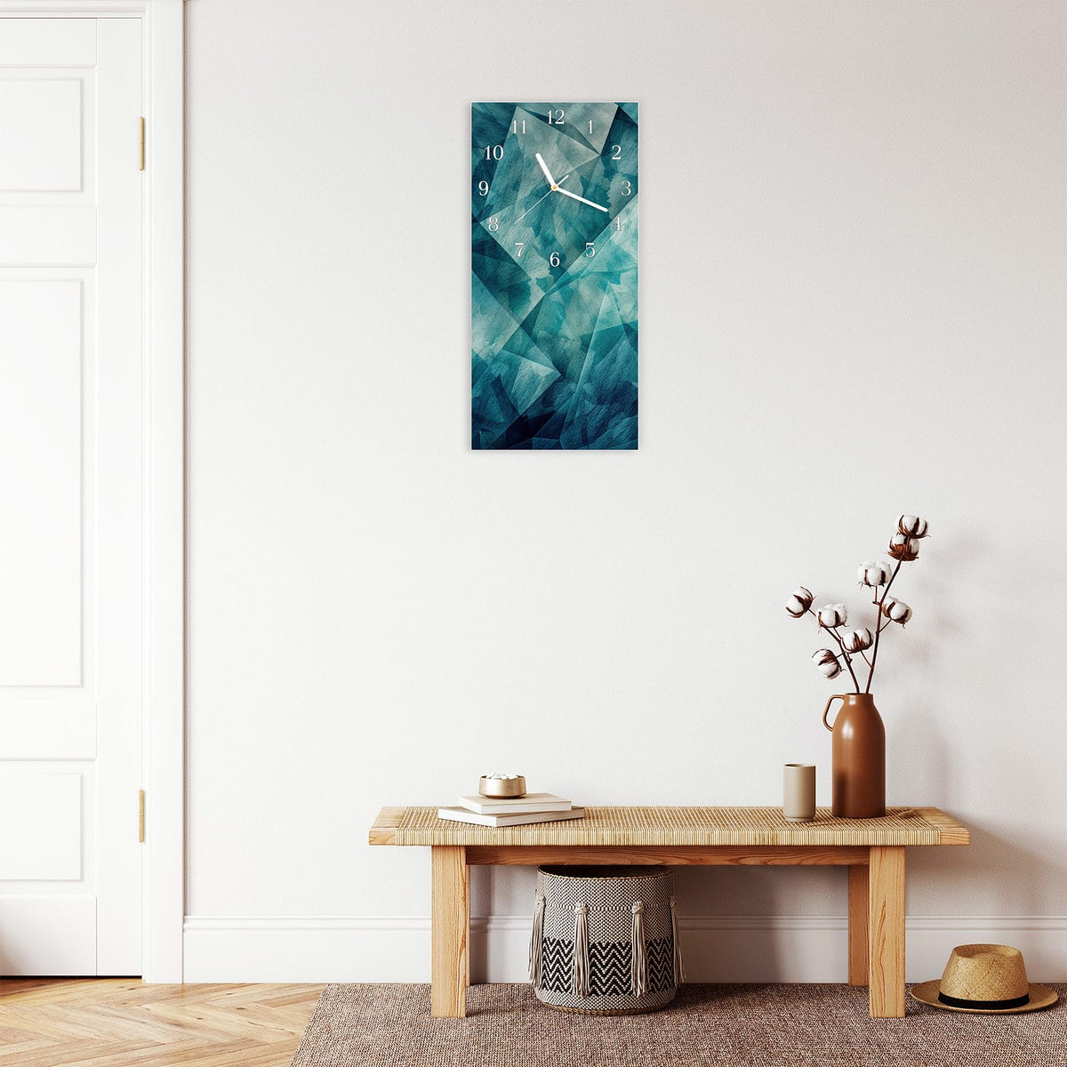 Moderne Wanduhr aus Glas mit Farbtiefe – Wanduhr Abstrakte Geometrie aus Glas – Hochformat 30 × 60 cm