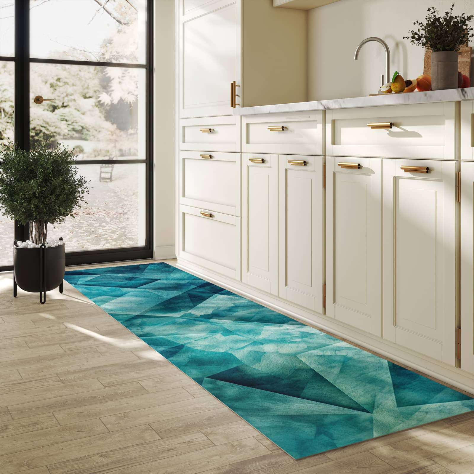 Langlebiger Küchenläufer mit Motiv Abstrakte Geometrie in heller Küche