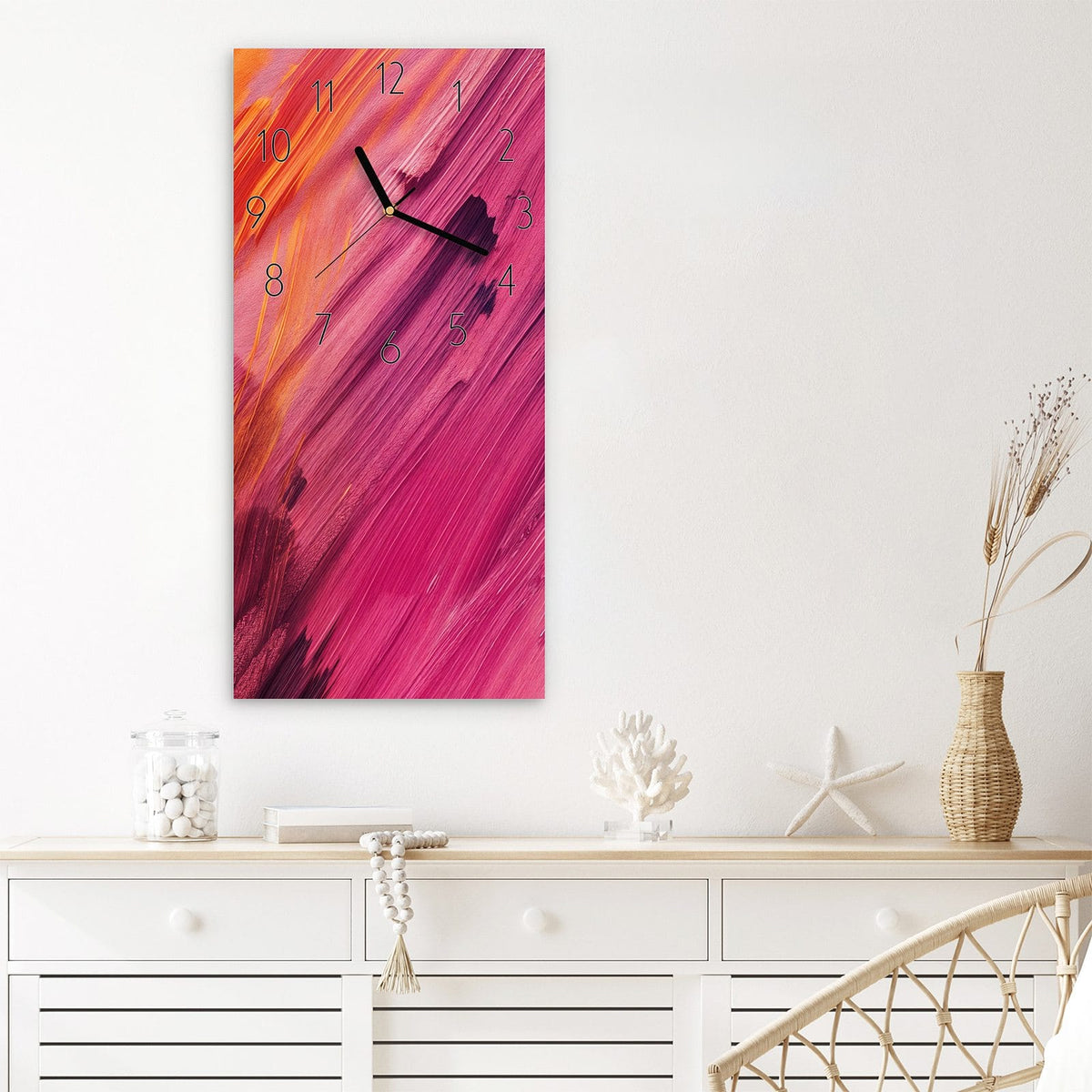 Wanduhr Abstrakte Farben aus Glas – Diagonale Farbstriche in Rot und Orange