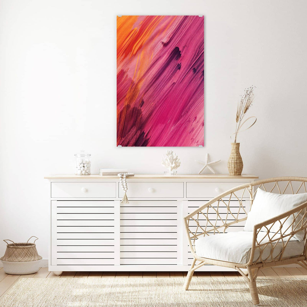 Glasbild Diagonale Farbstriche an der Wand – Diagonale Pinselstriche in Orange, Pink und Violett über die ganze Fläche