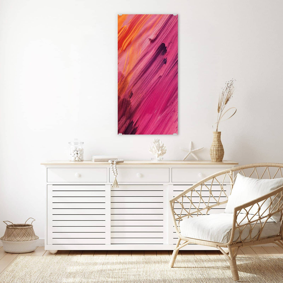 Glasbild Diagonale Farbstriche an der Wand – Diagonale Pinselstriche in Orange, Pink und Violett über die ganze Fläche