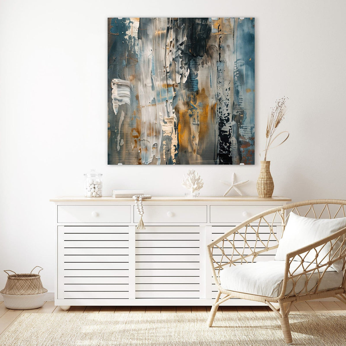 Glasbild Blaue Farbschichten an der Wand – Grobe gespachtelte Farbschichten in Blaugrau, Weiß und Ocker mit Rinnspuren