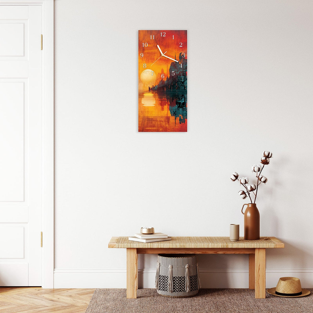 Moderne Wanduhr aus Glas mit Farbtiefe – Wanduhr Sonnenuntergang Stadt aus Glas – Hochformat 30 × 60 cm