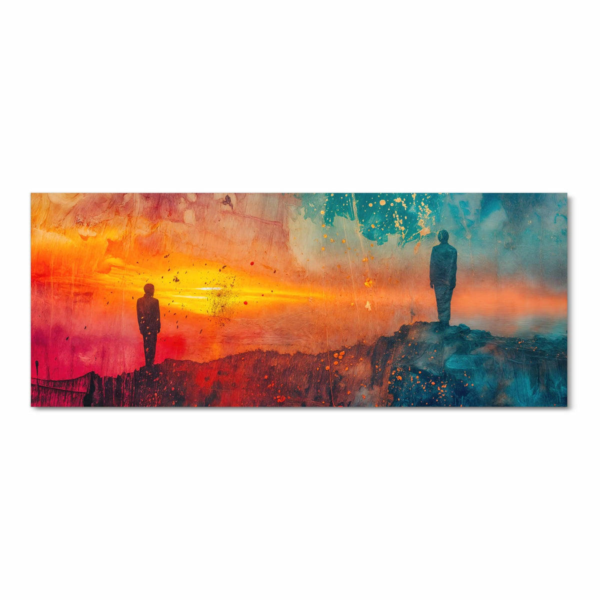 Eine einzelne Silhouette auf einem Felsen vor türkisem Himmel und orange glühendem Horizont über Wasser