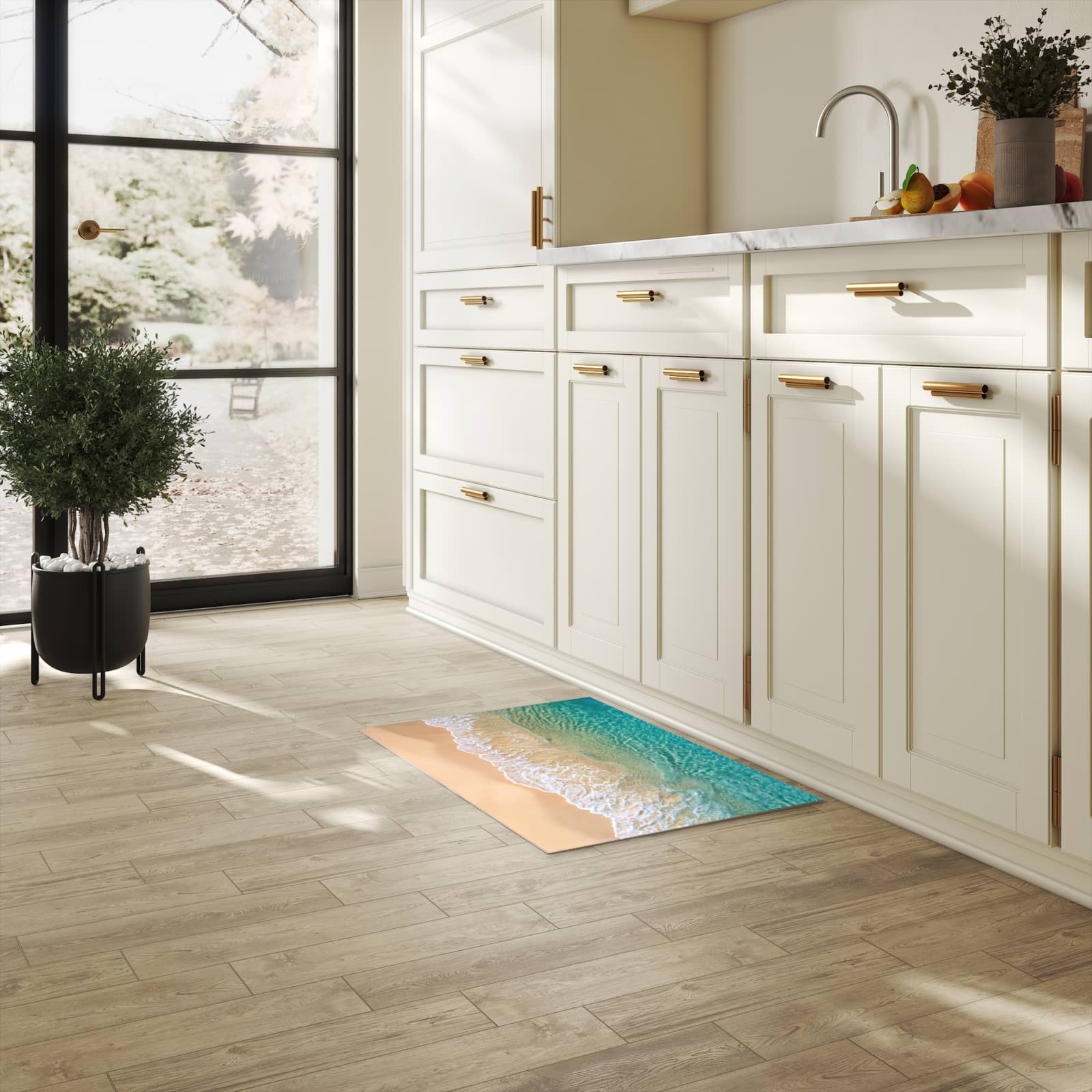 Schmutzabweisender moderner Küchenläufer mit Motiv Strandwellen in heller Küche