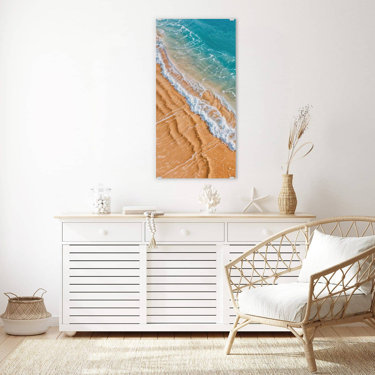 Glasbild Sandrippen am Ufer an der Wand – Luftbild: gerippter oranger Sand mit feinen Schaumlinien, oben rechts türkises Wasser