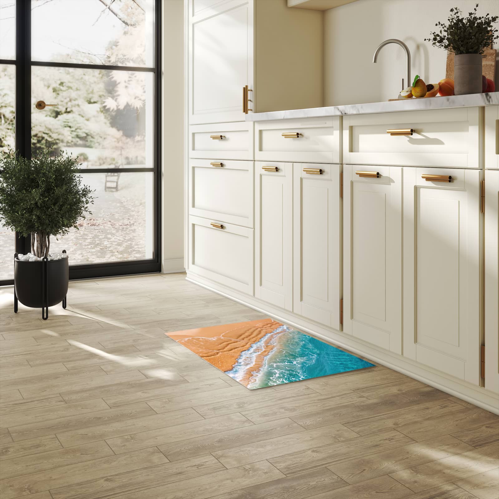 Waschbarer Küchenteppich mit Motiv am und Wellen in heller Küche schont den Boden