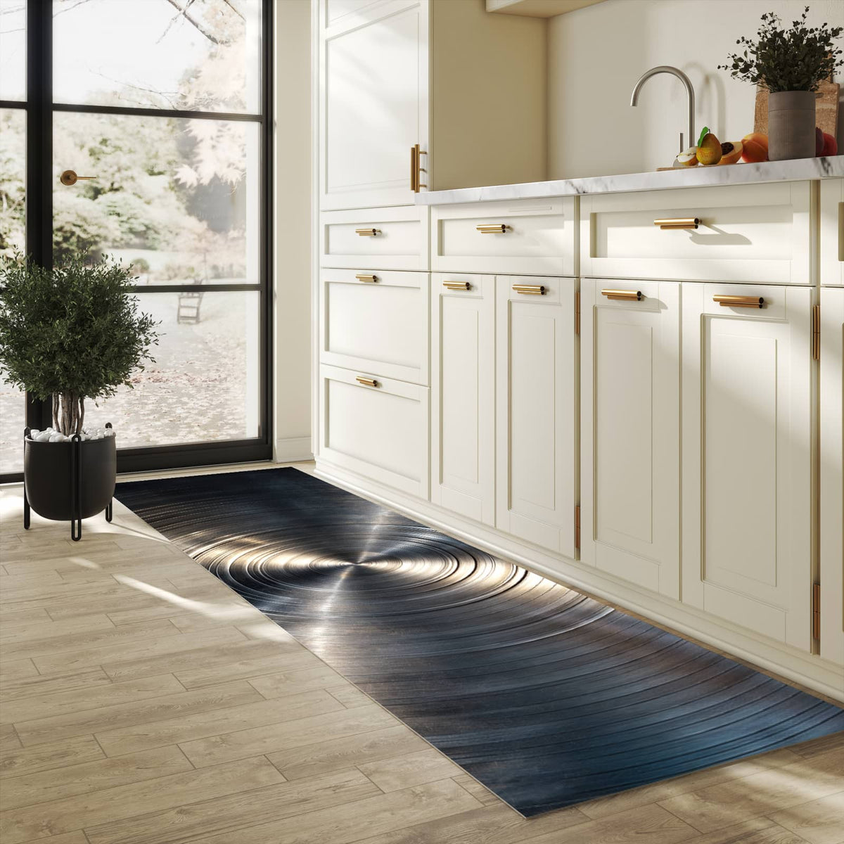 Zeitsparender waschbarer Küchenteppich mit Motiv Metallkreise in heller Küche