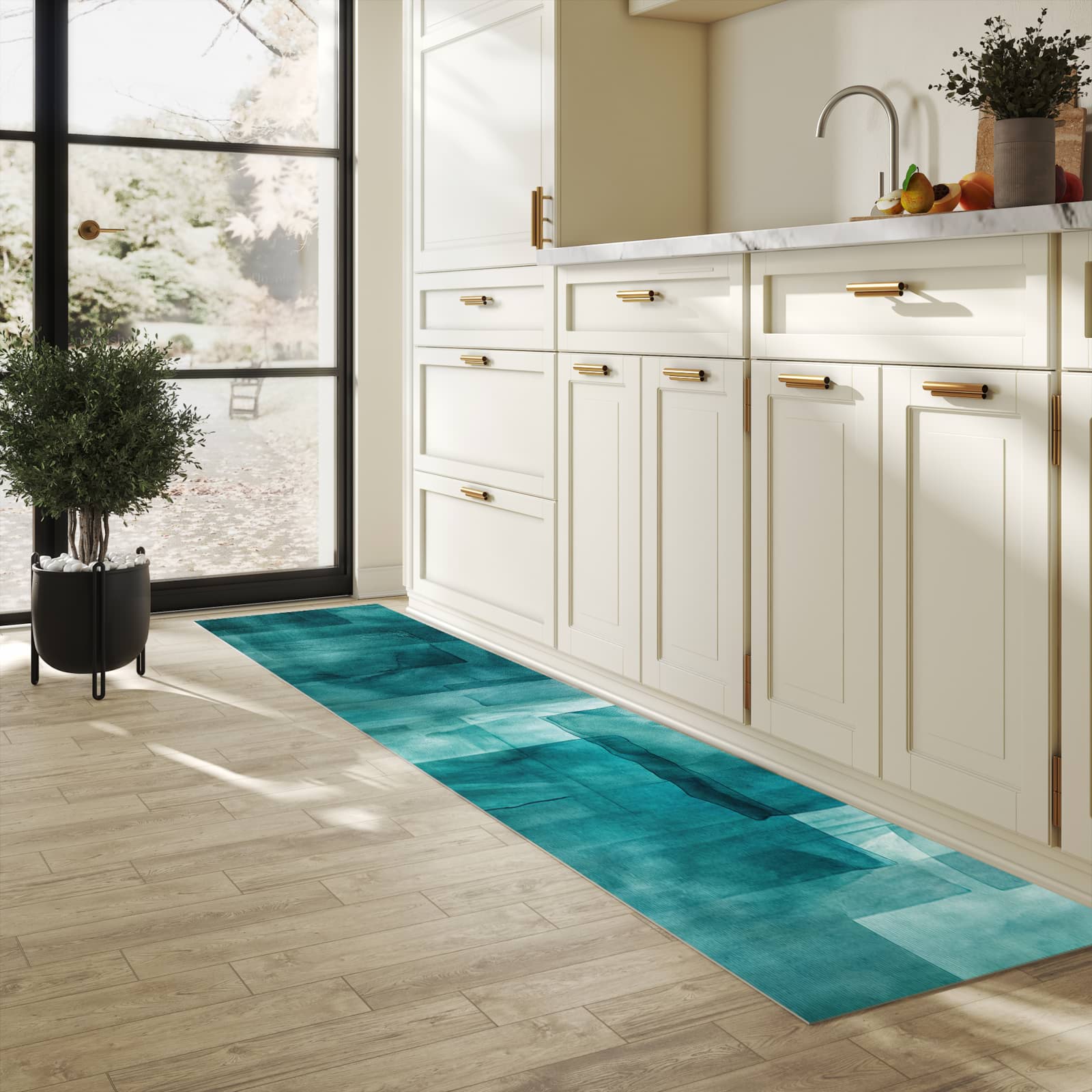 Komfortabler rutschfester Küchenteppich mit Motiv Abstrakte Formen in heller Küche