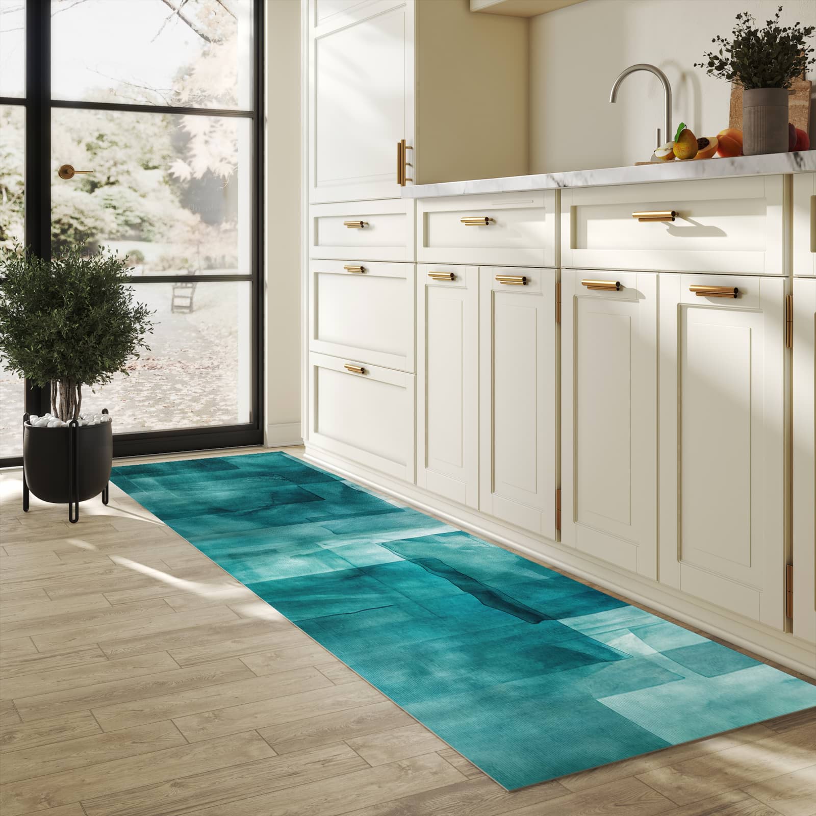 Strapazierfähiger Bodenläufer mit Motiv Abstrakte Formen in heller Küche