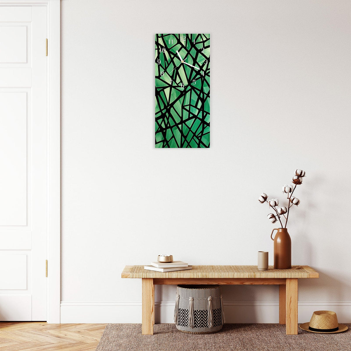 Moderne Wanduhr aus Glas mit Farbtiefe – Wanduhr Geometrisches Glasmuster aus Glas – Hochformat 30 × 60 cm
