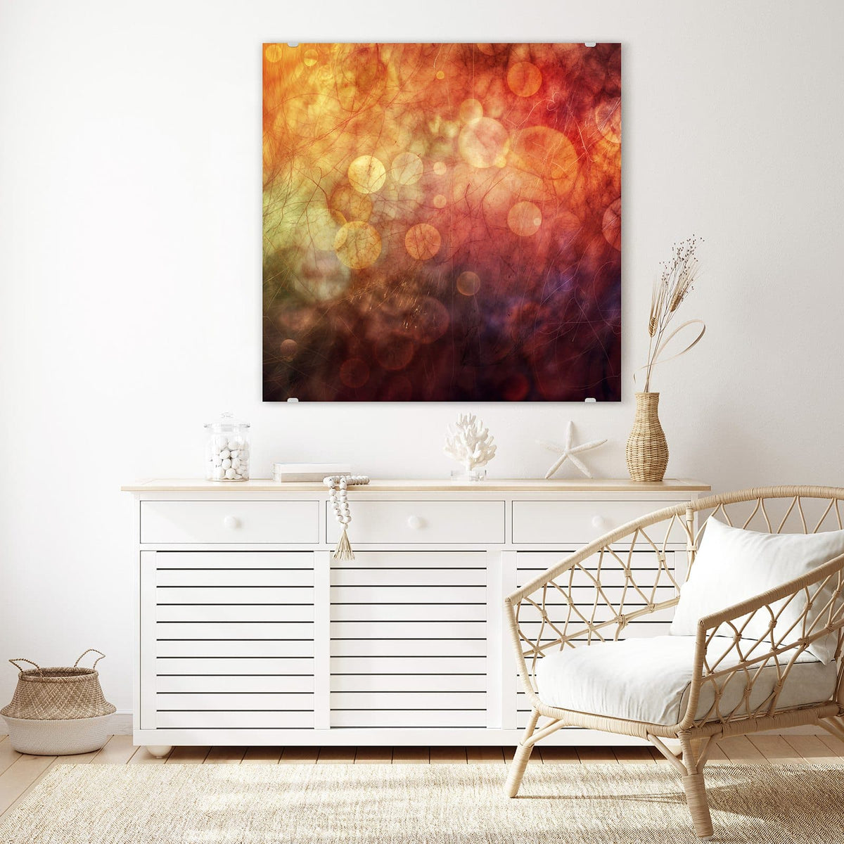 Glasbild Abstrakte Kreise an der Wand – Unscharfe Lichtkreise in Orange, Rot und Violett über dunklem Grund