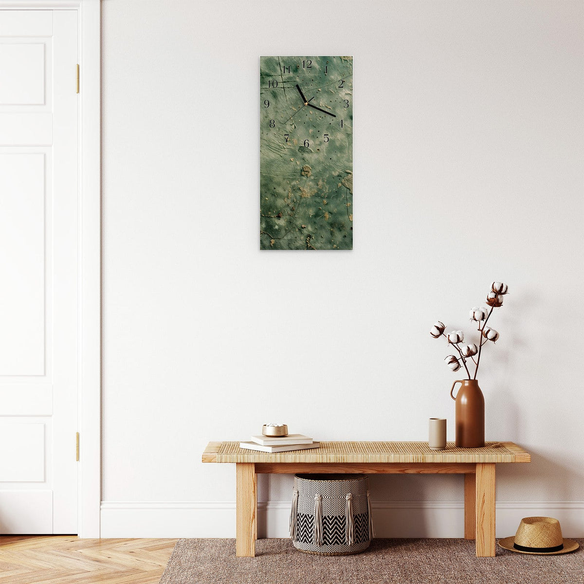 Moderne Wanduhr aus Glas mit Farbtiefe – Wanduhr Verwitterte Wandfarbe aus Glas – Hochformat 30 × 60 cm