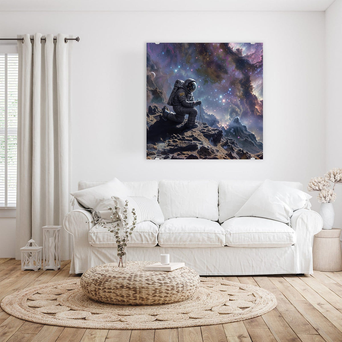 Glasbild Astronaut und Galaxie an der Wand – Astronaut kniet auf zerklüftetem Felsgrat vor riesigem violett-buntem Nebel mit Sternen