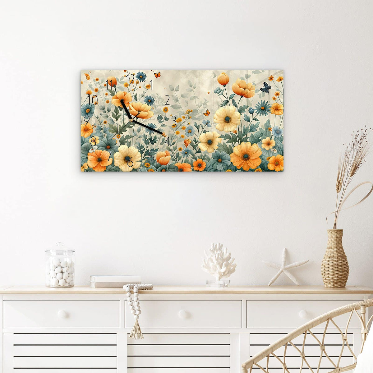 Wanduhr Blumenwiese aus Glas – Querformat 60 × 30 cm – Blüten und Schmetterlinge auf Beige