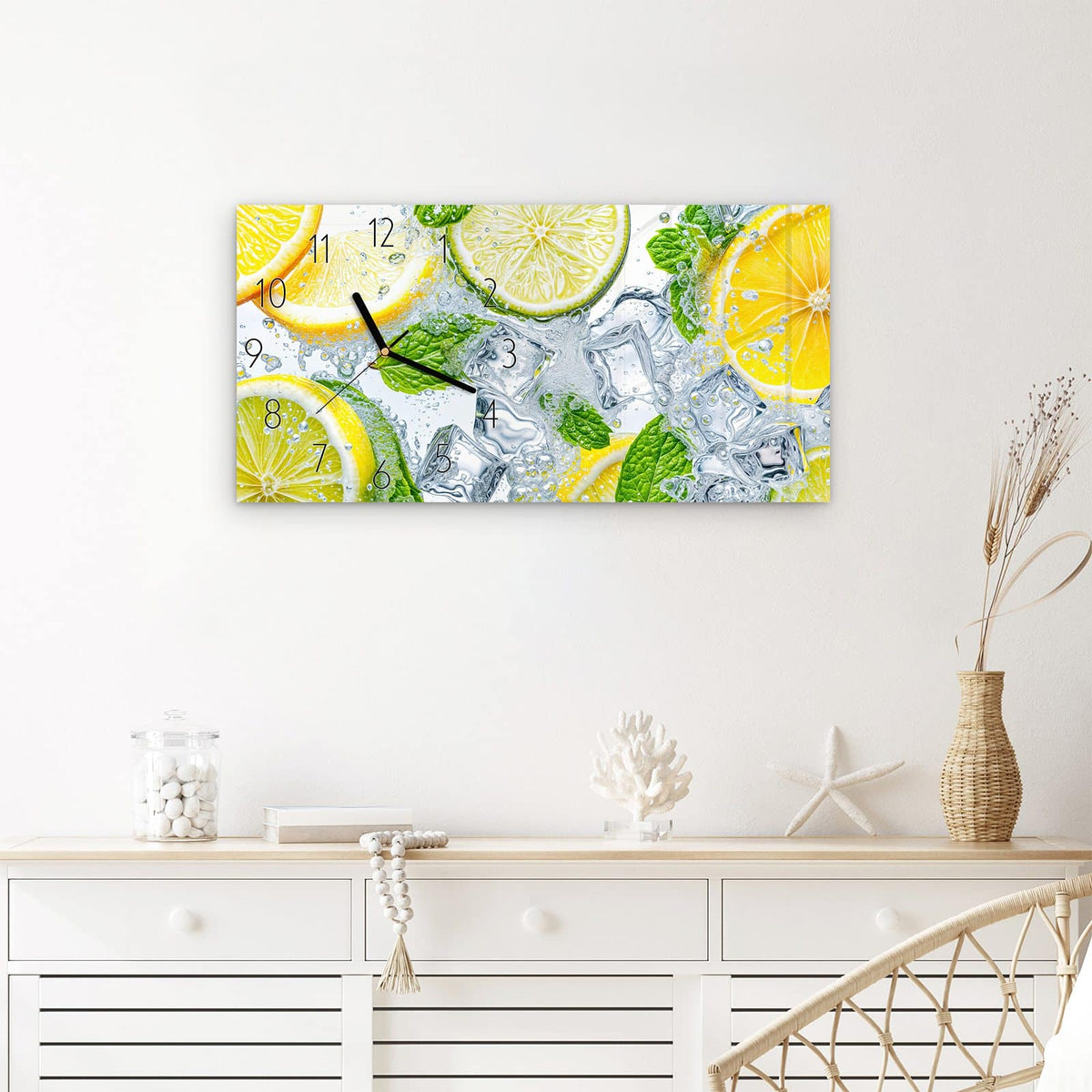 Wanduhr Zitrusfrische aus Glas – Querformat 60 × 30 cm – Zitronen und Minze im Sprudel