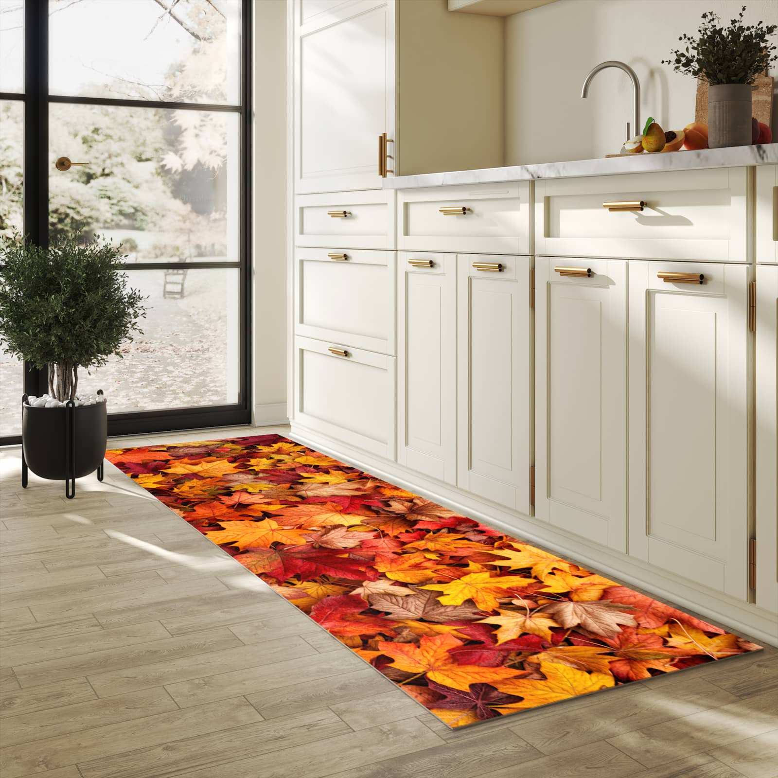 Hygienischer Küchenteppich mit Motiv Herbstlaub in heller Küche