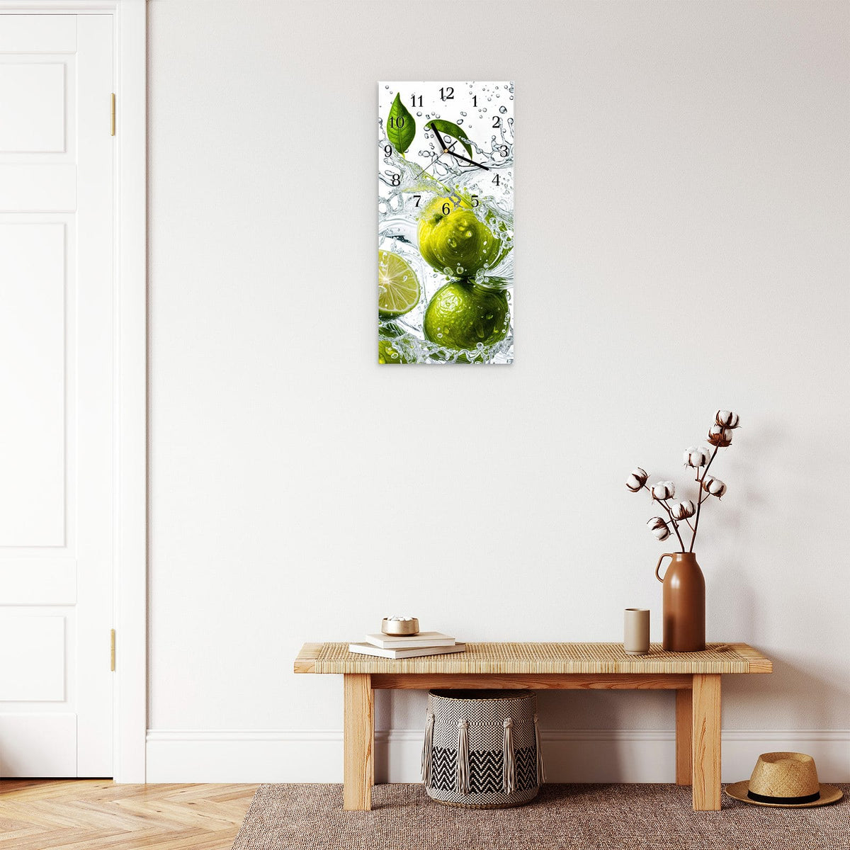 Moderne Wanduhr aus Glas mit Farbtiefe – Wanduhr Zitrusfrucht Spritzer aus Glas – Hochformat 30 × 60 cm