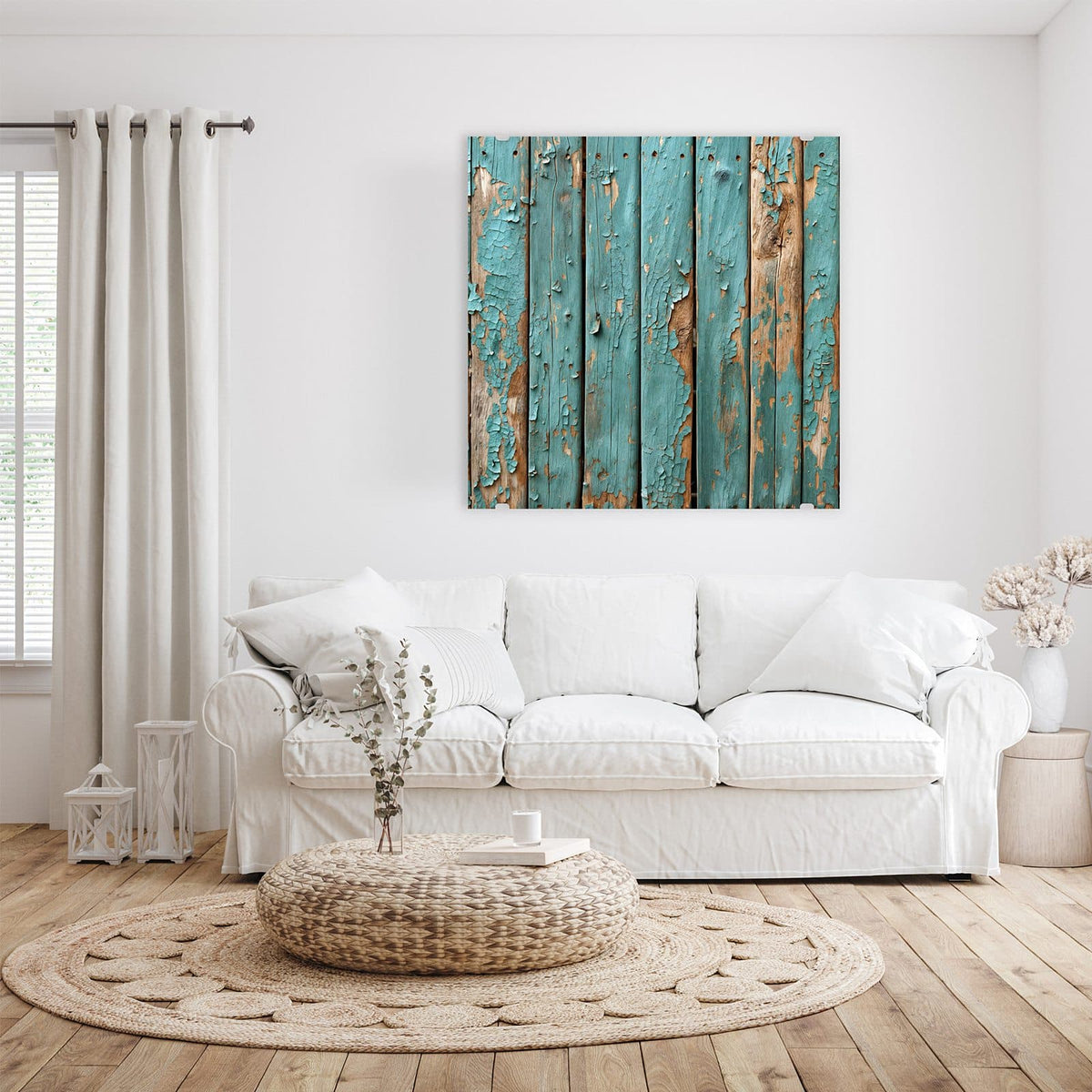 Glasbild Türkise Farbe auf Holz an der Wand – Senkrechte Holzbretter mit stark abblätternder türkiser Farbe, darunter helles Holz