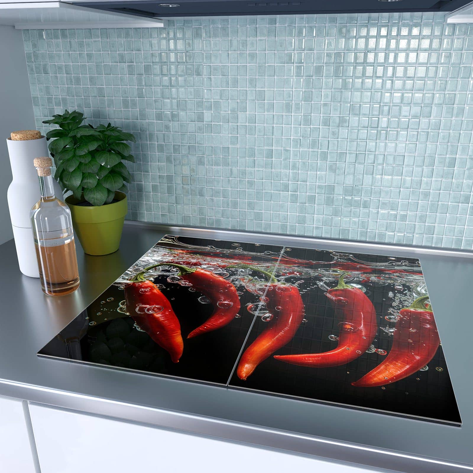 2-teilige Abdeckplatte für Induktionsherd mit Chili unter Wasser-Motiv auf dem Ceranfeld