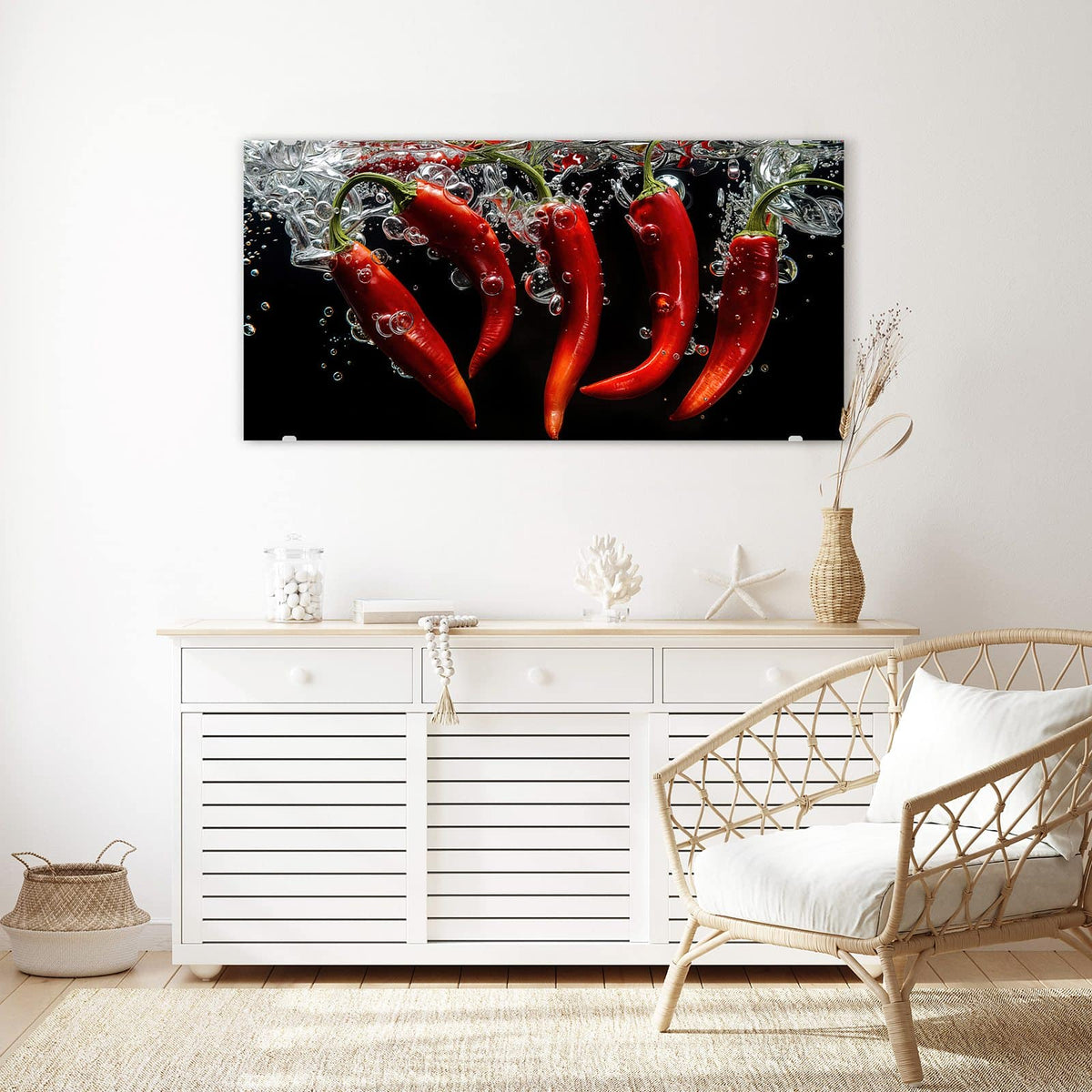 Echtglas, 4 mm – kein Acryl, keine Folie – Wandbild - Chilis im dunklen Wasser - Querformat